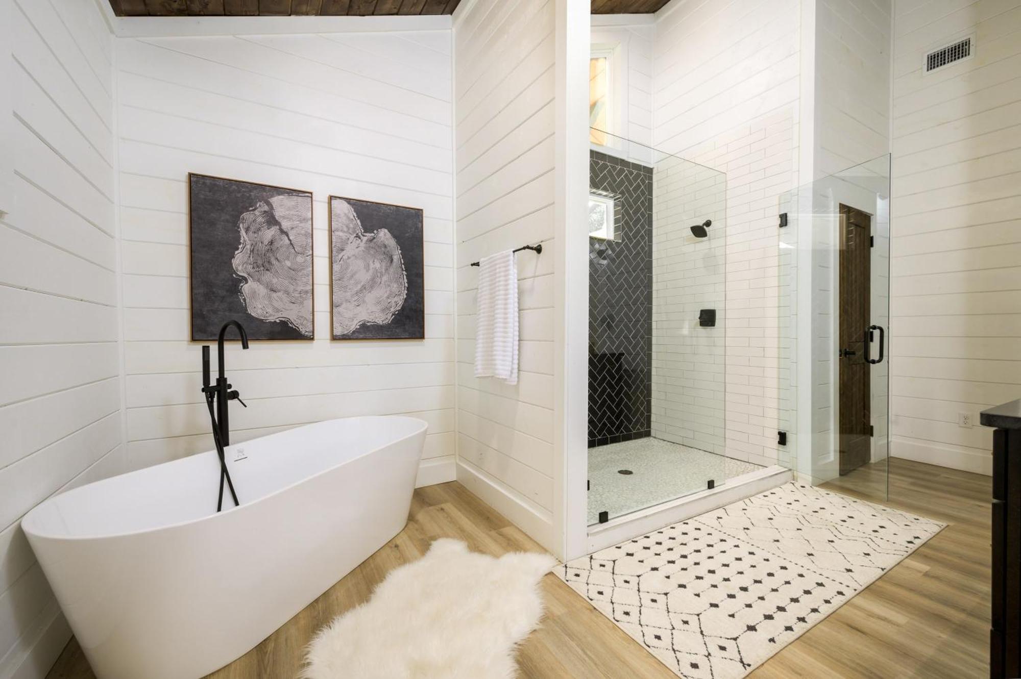 New Farmhouse-Chic Cabin With Hot Tub & Firepit ブロークン・ボウ エクステリア 写真