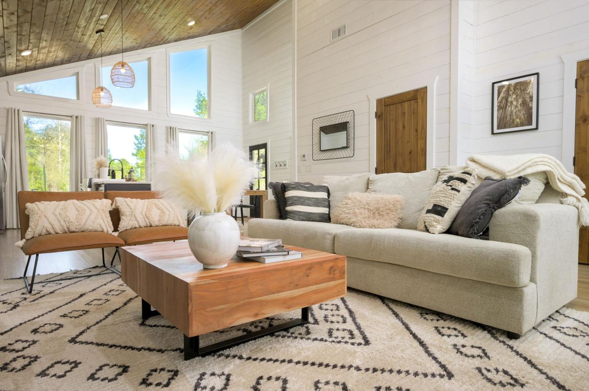 New Farmhouse-Chic Cabin With Hot Tub & Firepit ブロークン・ボウ エクステリア 写真